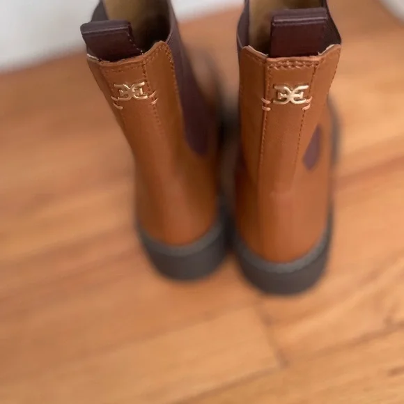 Sam Edelman Laguna Chelsea Leather Boots - Picture 7 of 9